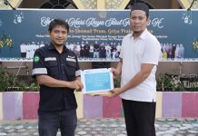 Peran Sosial Keagamaan, PT Timah Serahkan Bantuan Masjid As’Somad Teluk Uma Karimun