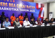 Sales Cantik dari Surabaya Jalan-Jalan ke Malaysia, Pulang Dibekuk Bea Cukai Batam Bawa Sabu Sales Cantik dari Madura Jalan-Jalan ke Malaysia, Pulang Dibekuk Bea Cukai Batam Bawa Sabu