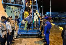 Satpolairud Polres Anambas Lakukan Pengamanan Kedatangan KM Bukit Raya Satpolairud Polres Anambas Lakukan Pengamanan Kedatangan KM Bukit Raya