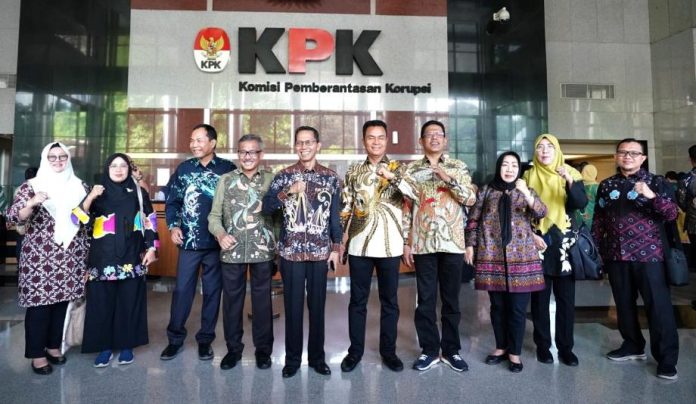 Wako Amsakar Perangi Korupsi Rakor Penguatan Sinergi Daerah Bersama KPK, Wako Amsakar Komitmen Perangi Korupsi
