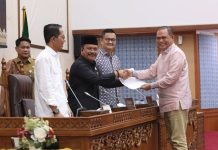 Wali Kota Amsakar Apresiasi Pandangan Fraksi, dan Komitmen Majukan Batam Lewat RPJMD 2025-2029 Wali Kota Amsakar Apresiasi Pandangan Fraksi, dan Komitmen Majukan Batam Lewat RPJMD 2025-2029