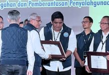 Dinilai Berhasil Terapkan P4GN di Bintan, Bupati Roby Terima Penghargaan BNN RI Bupati Roby Terima Penghargaan BNN RI