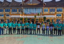 Secara Simbolis, Pemkab Pasbar Serahkan Kunci Rumah Atas Bantuan CSR PT. Agrowiratama