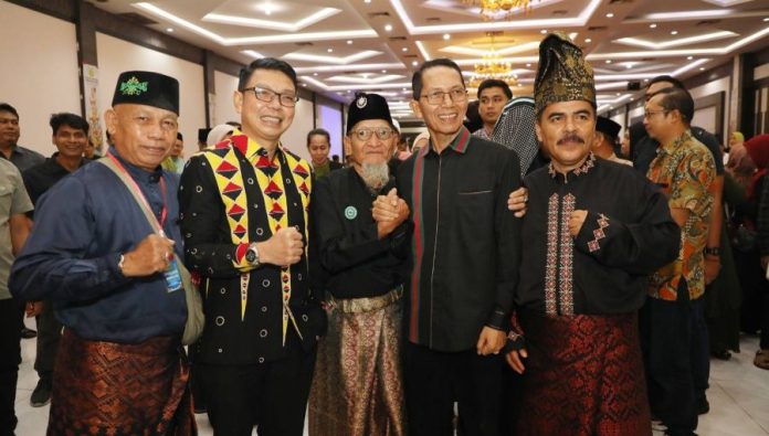 Amsakar Achmad Hadiri Acara Silaturahmi Ikatan Warga Kuantan Singingi IWAKUSI Batam