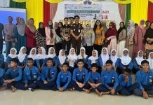 Jaksa Beri Penyuluhan Hukum Bullying dan Judi Online di SMP Negeri 1 Jemaja Jaksa Masuk Sekolah