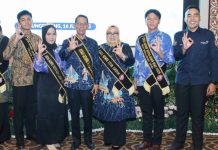 HARGANAS ke-32 Kepri, Amsakar dan Erlita Dikukuhkan Ayah dan Bunda GenRe Batam Amsakar dan Erlita Dikukuhkan Ayah dan Bunda GenRe Batam