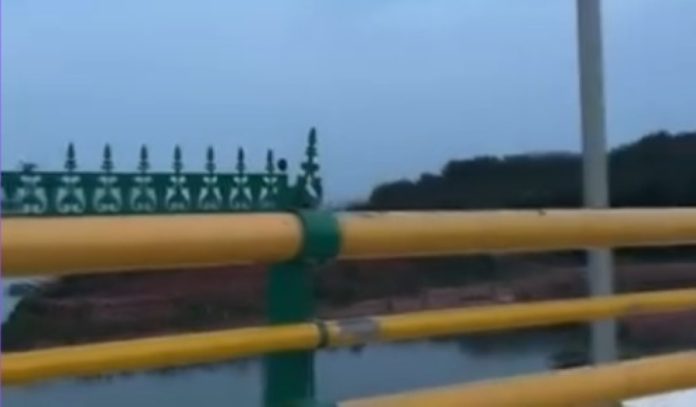 Komentar Warganet Terkait Besi Penghias Jembatan Barelang Dicuri