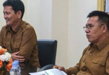 Bupati dan Wakil Bupati Kepulauan Anambas Pimpin Rapat Evaluasi Pasar Murah Bupati dan Wakil Bupati Kepulauan Anambas Pimpin Rapat Evaluasi Pasar Murah