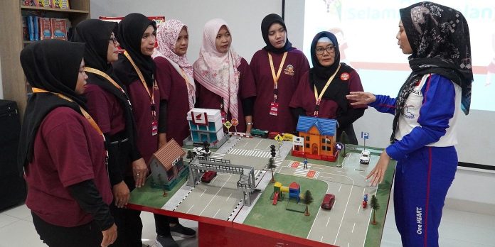 Kembangkan Budaya Keselamatan Berkendara di Safety Riding Camp 2025 bersama Yayasan AHM Kembangkan Budaya Keselamatan Berkendara di Safety Riding Camp 2025 bersama Yayasan AHM