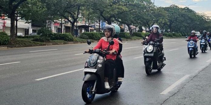 Scoopy Velocreativity: Bikers Honda Kepri Seru-Seruan City Rolling dan Adu Kreativitas di Batam
