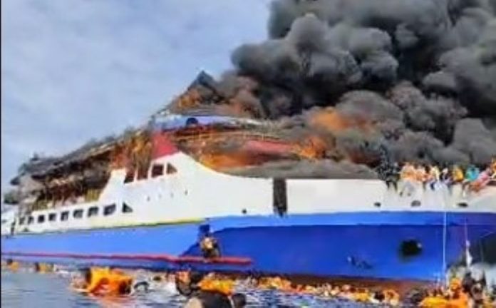 KM Barcelona terbakar di Sulawesi