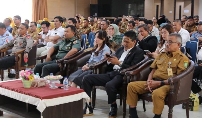 Li Claudia Hadiri Peluncuran 80.000 Koperasi Merah Putih oleh Presiden Prabowo 2 Li Claudia Hadiri Peluncuran 80.000 Koperasi Merah Putih oleh Presiden Prabowo