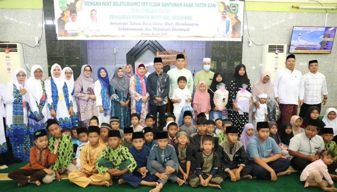 Peringatan Tahun Baru Islam 1 Muharram, Amsakar Santuni Anak Yatim di Masjid Baiturrahman Sekupang