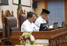 Wali Kota Amsakar Sampaikan Jawaban atas Pandangan Umum Fraksi DPRD terkait Perubahan APBD 2025 Wali Kota Amsakar Sampaikan Jawaban atas Pandangan Umum Fraksi DPRD terkait Perubahan APBD 2025