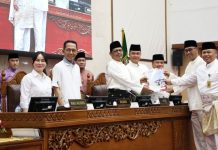 Wali Kota Amsakar Sampaikan KUA PPAS APBD 2026 dalam Rapat Paripurna DPRD Batam Wali Kota Amsakar Sampaikan KUA PPAS APBD 2026 dalam Rapat Paripurna DPRD Batam