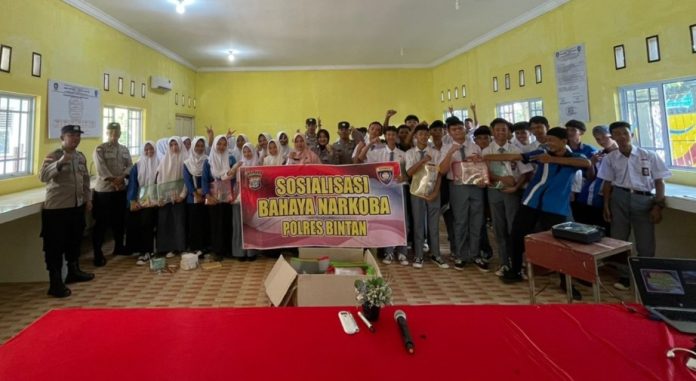 Wujudkan Generasi Bebas Narkoba, Polres Bintan Berikan Sosialisasi ke SMAN 1 Teluk Bintan