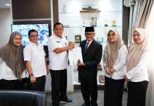 Jefridin Langsung Serahkan Kendaraan Dinas Sekda ke Bagian Umum Pemko Batam Jefridin Langsung Serahkan Kendaraan Dinas Sekda ke Bagian Umum Pemko Batam