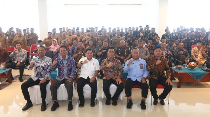 Bupati Anambas Buka Rakor Penyelenggaraan Pemerintah Desa Tahun 2025 Bupati Anambas Buka Rakor Penyelenggaraan Pemerintah Desa Tahun 2025