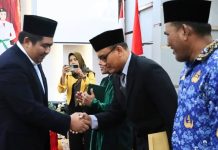 Bupati Roby Lantik drg Toni Masruri SpPM Dirut RSUD Bintan Bupati Roby Lantik drg. Toni Masruri Sp.PM Dirut RSUD Bintan