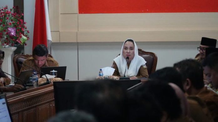 Bupati Natuna Cen Sui Lan Bupati Natuna Cen Sui Lan