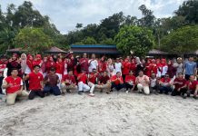Diskominfo Lingga Gelar Family Fun Day di Pantai Armifa Diskominfo Kabupaten Lingga menggelar kegiatan Family Fun Day di Pantai Armifa