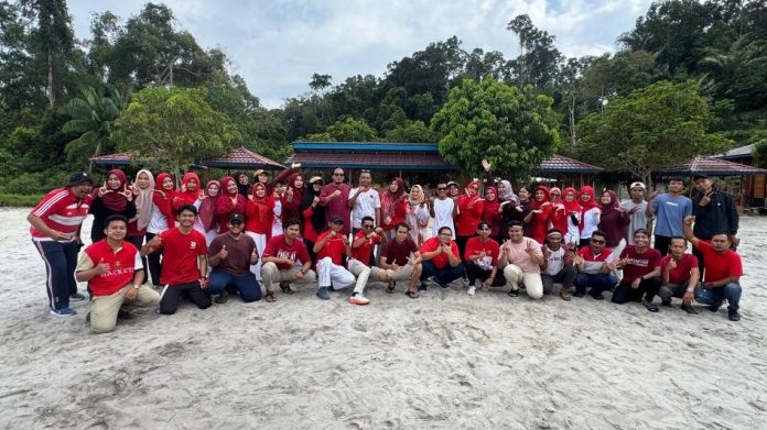 Dinas Komunikasi Lingga menggelar kegiatan Family Fun Day di Pantai Armifa Diskominfo Kabupaten Lingga menggelar kegiatan Family Fun Day di Pantai Armifa