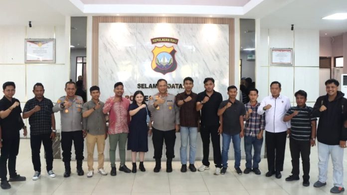 Kapolda Kepri dan Mahasiswa Batam Kapolda Kepri dan Mahasiswa Batam