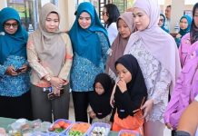 Ketua PKK Bintan Hafizha Buka Kegiatan Hari Sehat JAPFA dan Edukasi Ibu Balita Ketua PKK Bintan Hafizha Buka Kegiatan Hari Sehat JAPFA dan Edukasi Ibu Balita