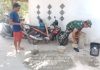 Komsos Babinsa Tarempa Sertu M Idris Hasibuan dengan Pekerja Bangunan Komsos Babinsa Tarempa Sertu M Idris Hasibuan dengan Pekerja Bangunan