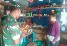 Komsos Sertu Agung dengan Pedangan Sembako di Kelurahan Tarempa Komsos Sertu Agung dengan Pedangan Sembako di Kelurahan Tarempa