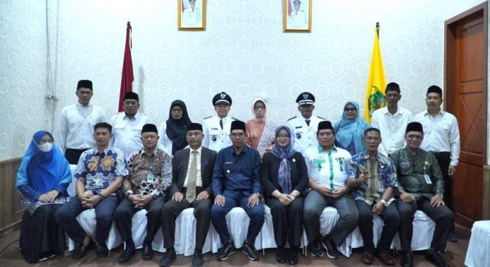 Wabup Lingga Hadiri Pelantikan Kades Panggak Darat dan Tanjung Kelit Serta PAW BPD