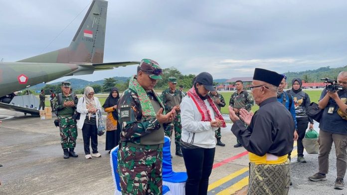 Pesawat A2909 Milik TNI-AU, Pangkogabwilhan I Disambut