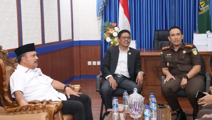 Pimpinan DPRD Sambut Kunjungan Silaturahmi Kajari Batam dan Jajaran