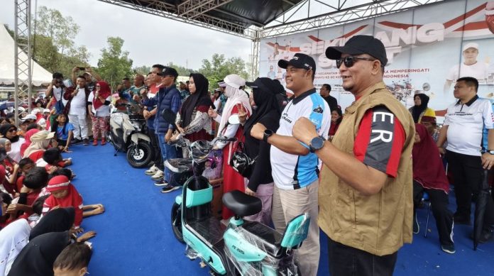 Ribuan Warga Sekupang Ramaikan Jalan Sehat Semarak HUT ke-80 RI