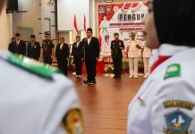 Bupati Kukuhkan 26 Anggota Paskibraka Bintan, “Selamat Mengemban Tugas Mulia” Roby Kukuhkan 26 Anggota Paskibraka Bintan