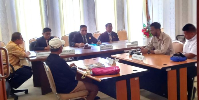 Sidang Komisi Informasi Kepri Putuskan Informasi Lahan di Batam Bersifat Terbuka Sidang Komisi Informasi Kepri Putuskan Informasi Lahan di Batam Bersifat Terbuka