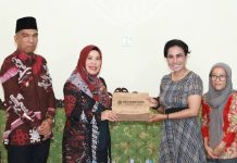 Wakil Bupati Lingga Sambut Silaturahmi Istri Gubernur Papua Selatan Wakil Bupati Lingga Sambut Silaturahmi Istri Gubernur Papua Selatan