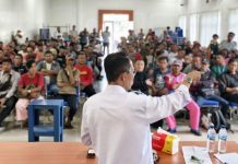 Wali Kota Amsakar Ingatkan Masyarakat untuk Tidak Bayar Parkir Jika Tidak Dikasih Karcis Wali Kota Amsakaar Ingatkan Masyarakat untuk Tidak Bayar Parkir Jika Tidak Dikasih Karcis