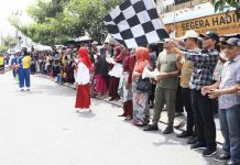 Warga Belakang Padang Tumpah Ruah Saksikan Pawai Budaya 2025 Warga Belakang Padang Tumpah Ruah Saksikan Pawai Budaya 2025