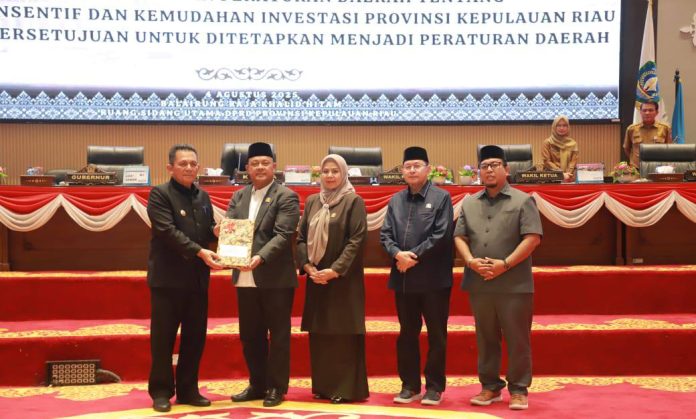 Paripurna DPRD Kepri Sahkan Perda Insentif dan Kemudahan Investasi