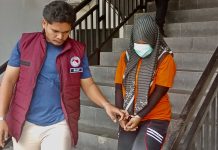 Wanita Asal Riau Nekat Edarkan 80 Paket Sabu di Karimun wanita asal Riau inisial PS (32), nekat mengedarkan 80 paket sabu