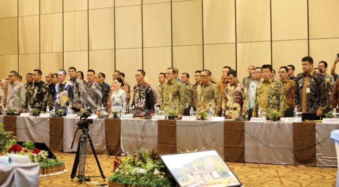 Amsakar-Li Claudia Kompak Hadiri Rakor Kepala Daerah se-Sumatera di Batam Amsakar-Li Claudia Kompak Hadiri Rakor Kepala Daerah se-Sumatera di Batam