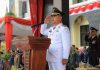 Wabup Pasaman Parulian Dalimunthe Pimpin upacara penurunan bendera merah putih HUT RI Ke-80