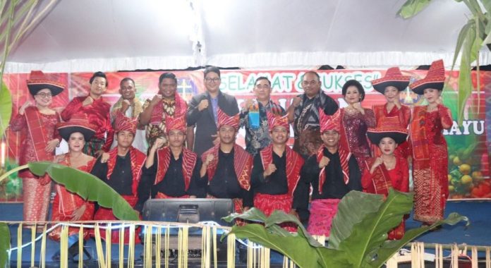 Kadis Kominfo Rudi Panjaitan Hadiri Pesta Rani GBPK Runggun Bida Ayu Kadis Kominfo Rudi Panjaitan Hadiri Pesta Rani GBPK Runggun Bida Ayu