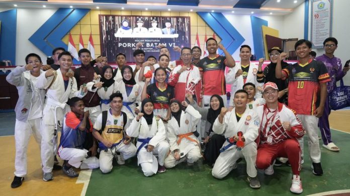 Kecamatan Batam Kota Juara Umum Porkot Batam VI Kecamatan Batam Kota Juara Umum Porkot Batam VI
