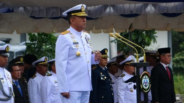 Komandan Kodiklatal Letjen TNI (Mar) Nur Alamsyah Ambil Sumpah 100 Prajurit Tamtama TNI AL