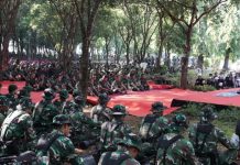 Panglima TNI Agus Subiyanto dan Ustad Adi Hidayat Doa Istighosah di Monas Panglima TNI Agus Subiyanto dan Ustad Adi Hidayat Doa Istighosah di Monas