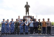 Patung Ksatria Hang Nadim Berdiri Gagah di Pangkalan TNI AU Hang Nadim Nongsa Batam Patung Ksatria Hang Nadim Berdiri Gagah di Pangkalan TNI AU Hang Nadim Nongsa Batam