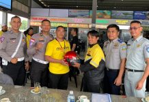 Silahturahmi Unit Lantas Polsek Binut dengan Driver Ojol di Tanjunguban Tim Unit Lantas Polsek Bintan Utara Sosialisasi