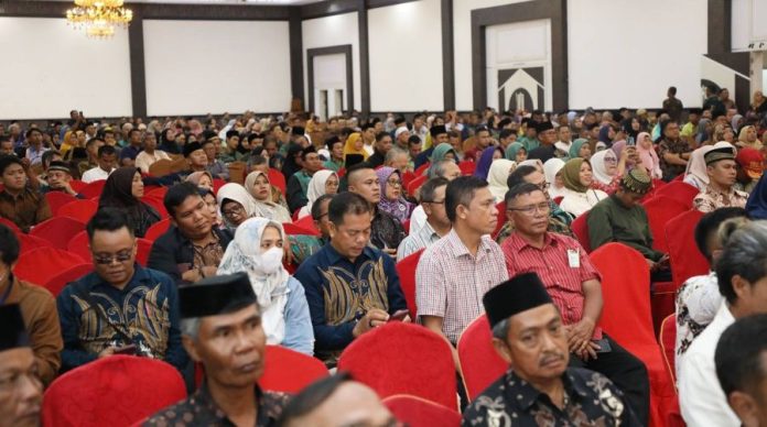 Wali Kota Amsakar Achmad resmi luncurkan program jaminan sosial ketenagakerjaan Wali Kota Amsakar Achmad resmi luncurkan program jaminan sosial ketenagakerjaan